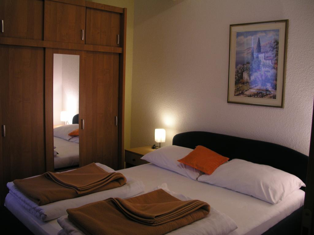 Aparthotel Pecic グラダツ エクステリア 写真