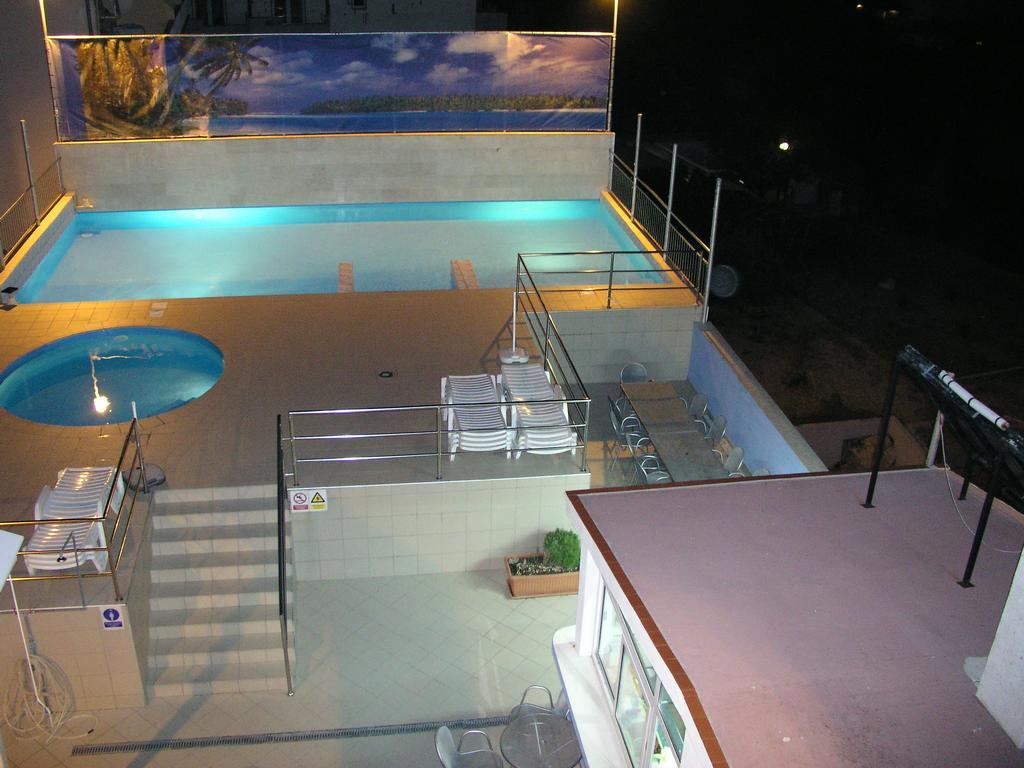 Aparthotel Pecic グラダツ エクステリア 写真