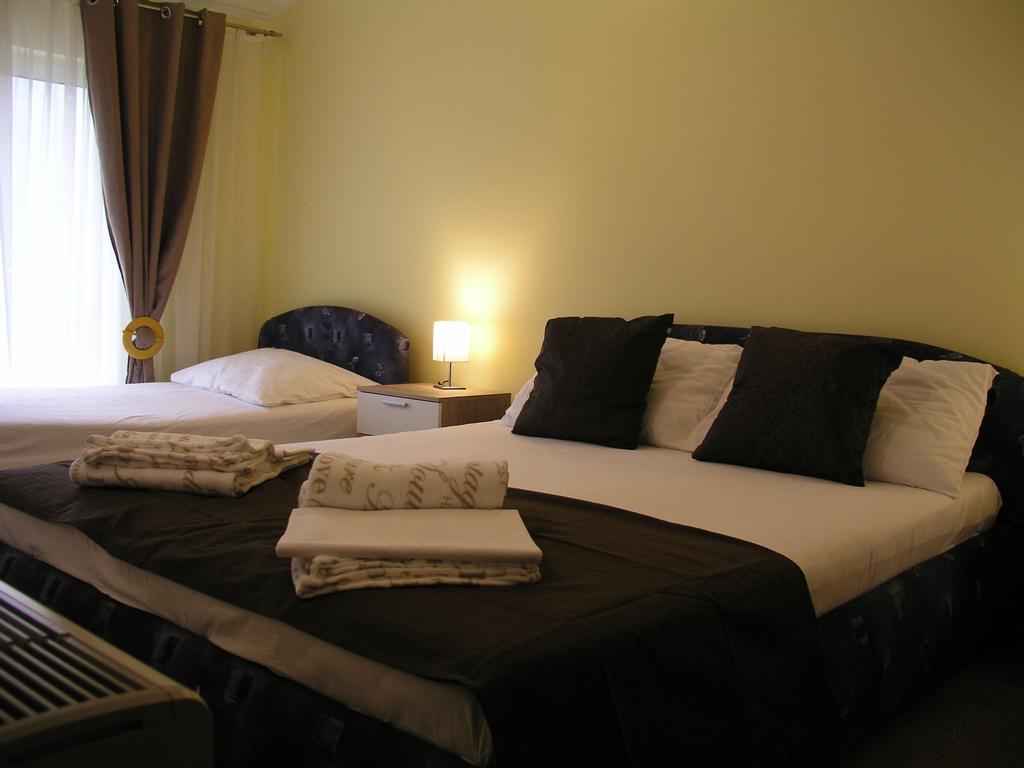 Aparthotel Pecic グラダツ エクステリア 写真