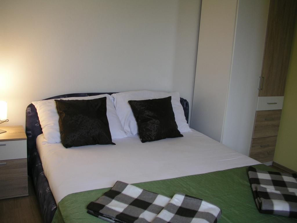 Aparthotel Pecic グラダツ エクステリア 写真