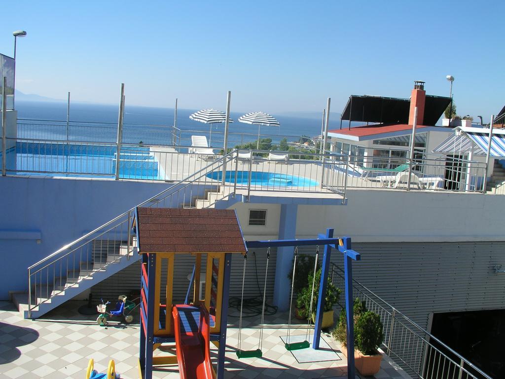 Aparthotel Pecic グラダツ エクステリア 写真