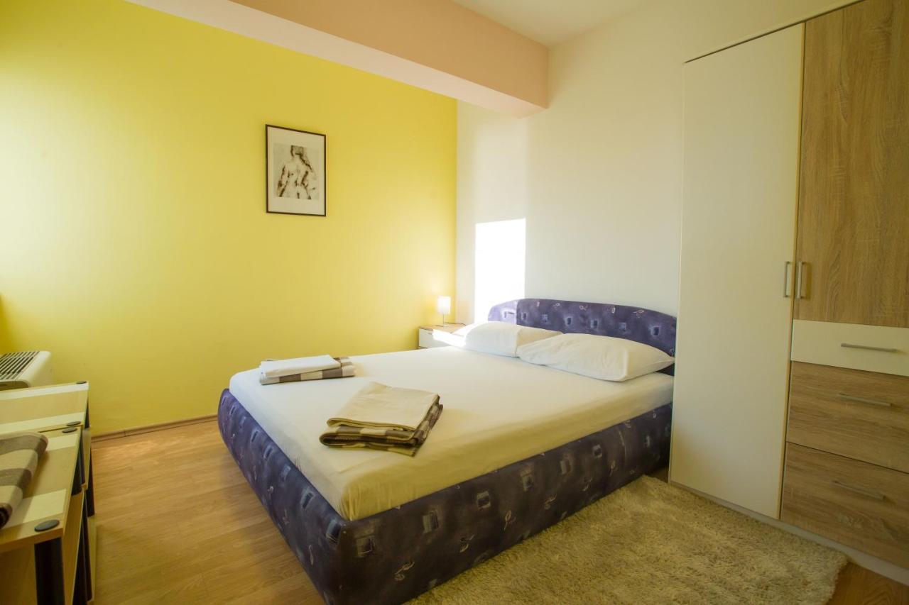 Aparthotel Pecic グラダツ エクステリア 写真
