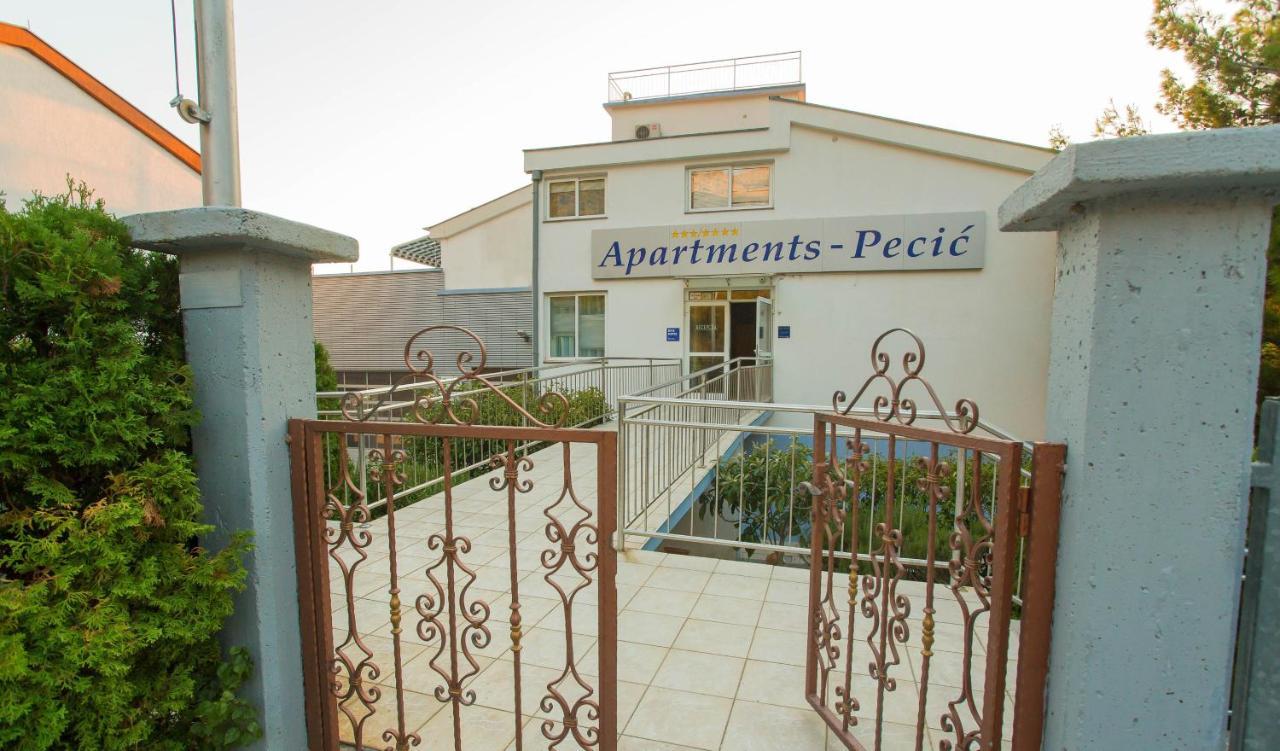 Aparthotel Pecic グラダツ エクステリア 写真