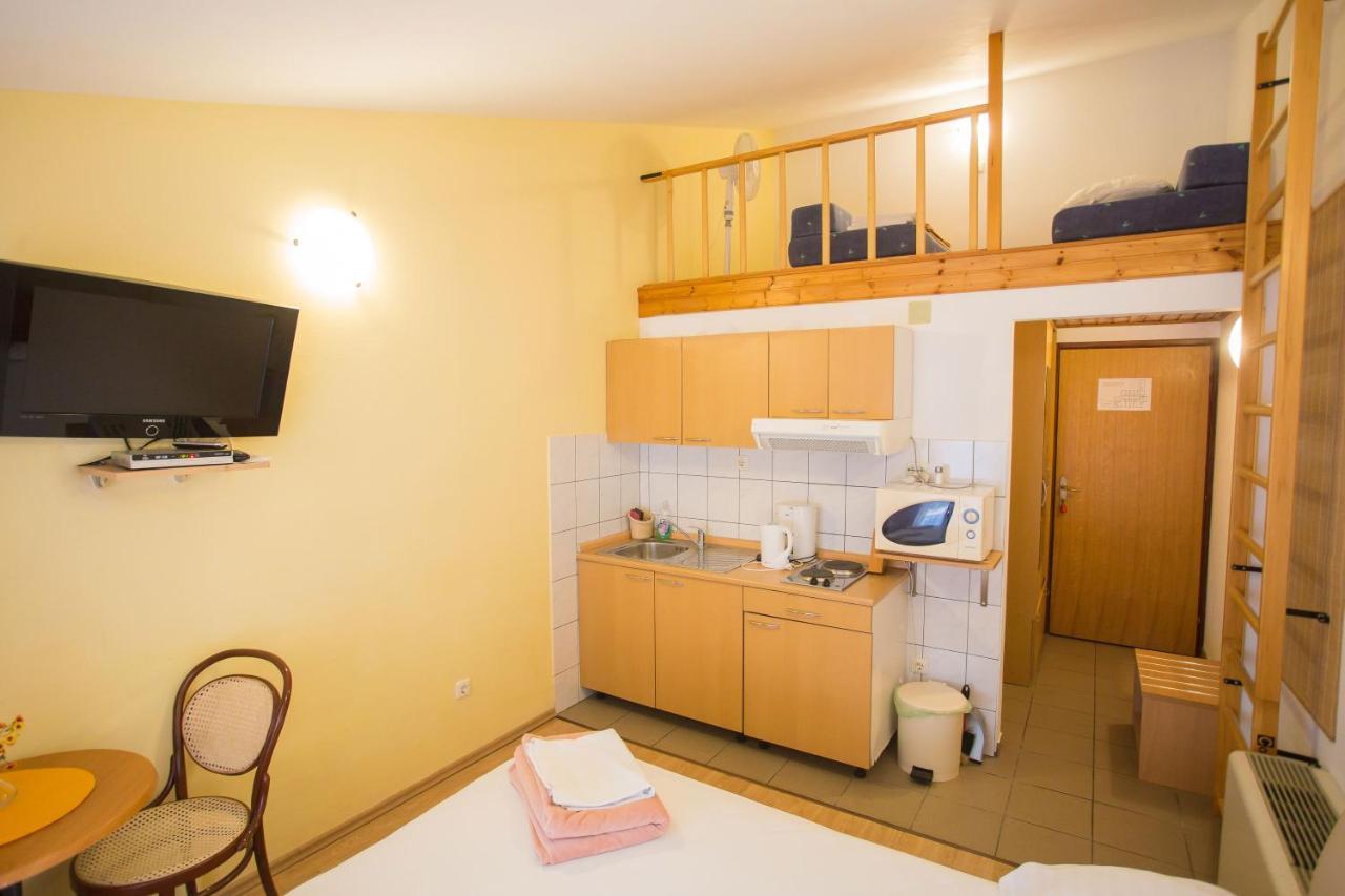 Aparthotel Pecic グラダツ エクステリア 写真